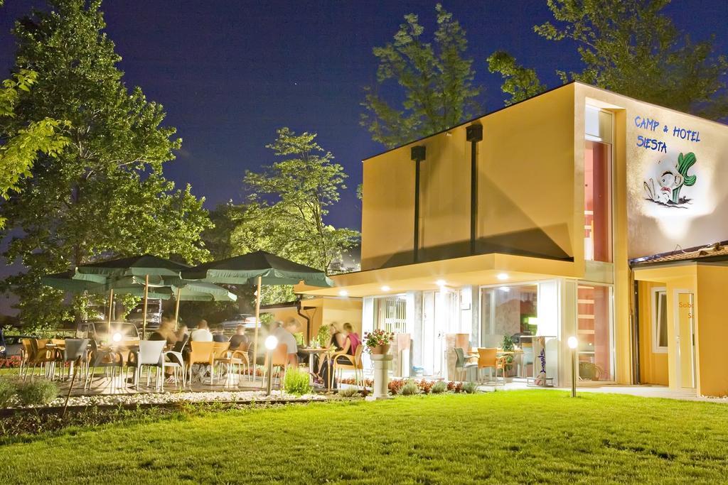 Garni Hotel Siesta نوفا جوريكا المظهر الخارجي الصورة